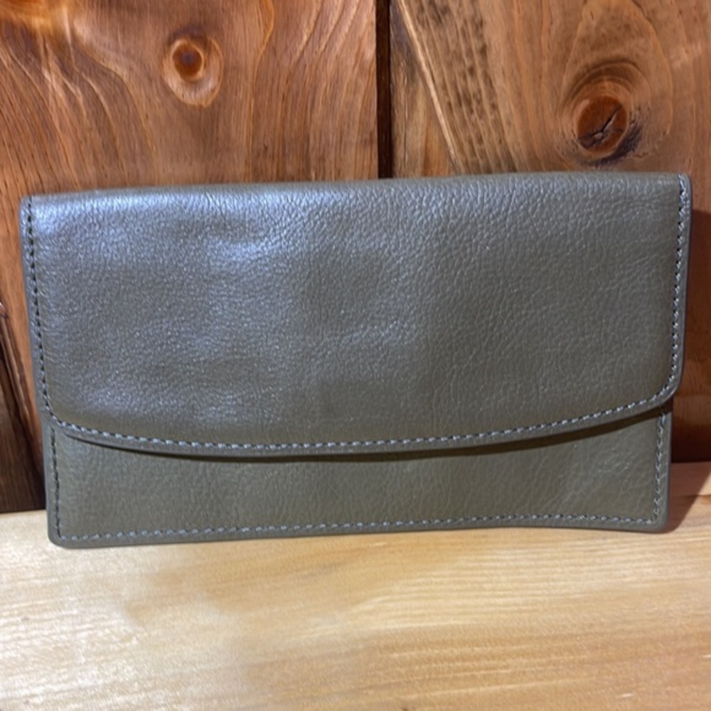 OLIVE GREEN LEATHER WALLET